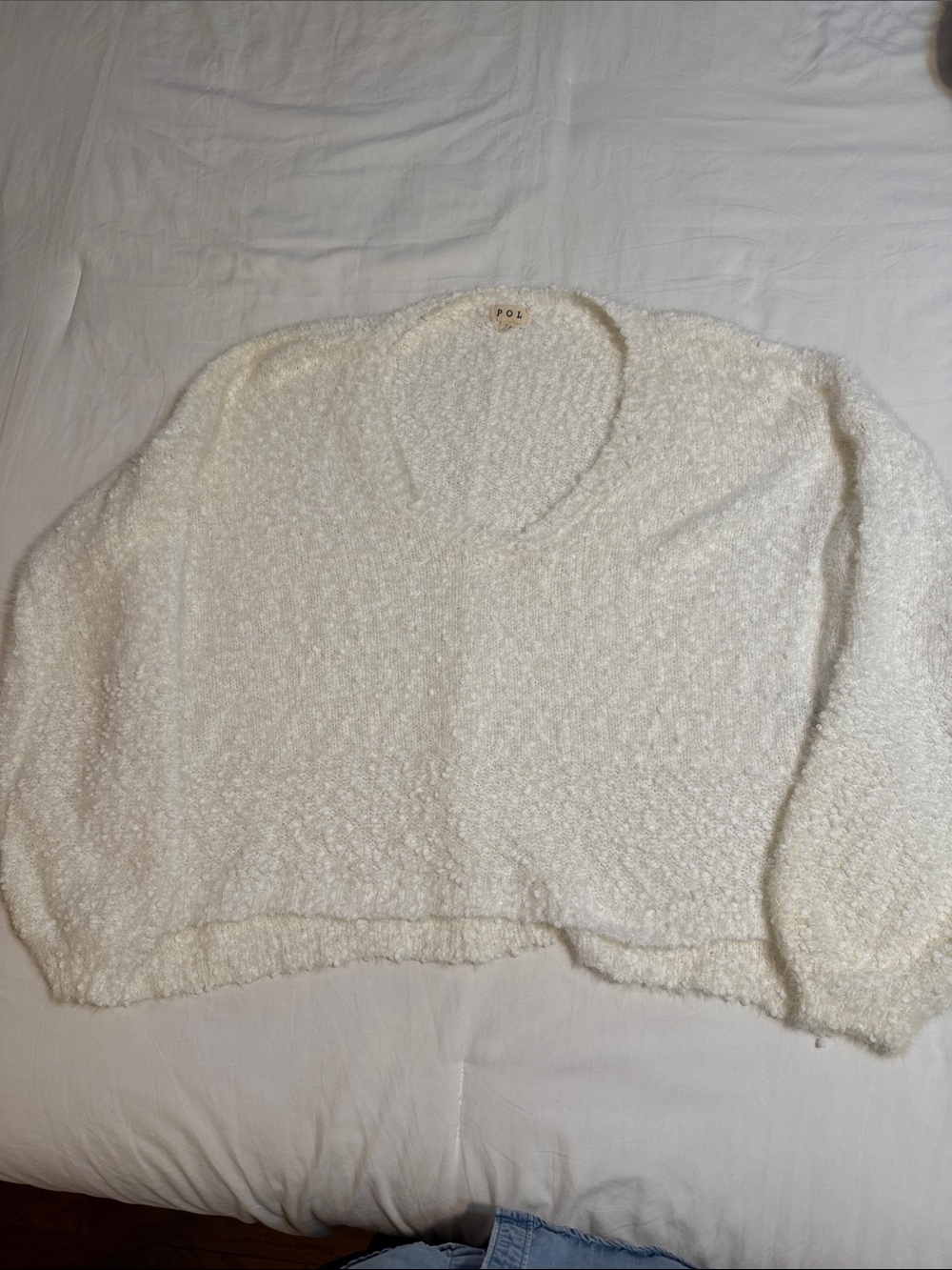 POL Oversized White Textured V-Neck split side sweater. Large